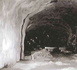 Articolo Redazionale su ''LE GALLERIE'', 71/2003